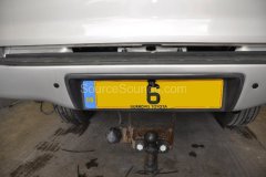 toyota-hi-lux-2006-reverse-camera-upgrade-007