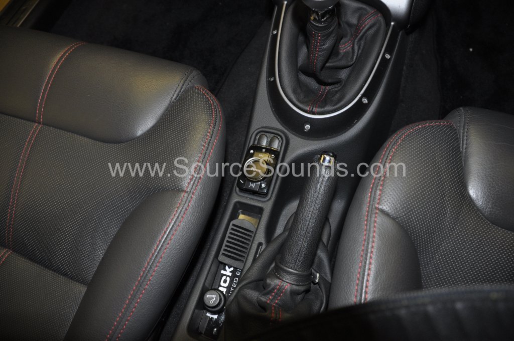 Alfa Romeo GT 2008 bluetooth upgrade 015