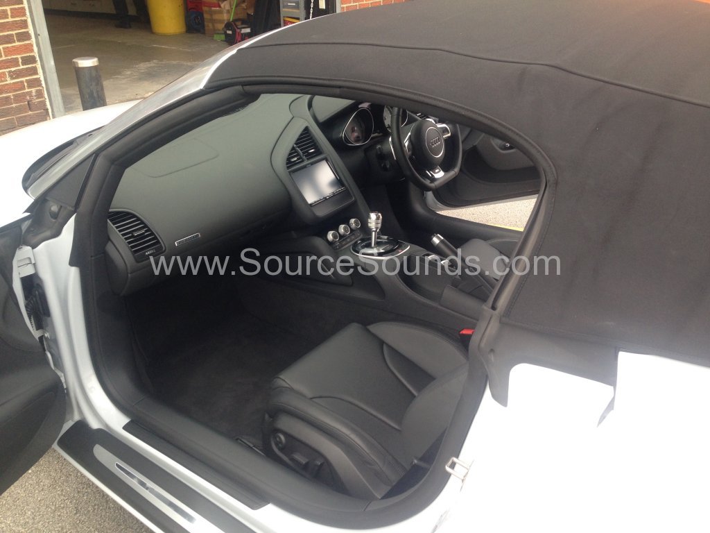 Audi R8 Spyder 2013 navigation upgrade 003