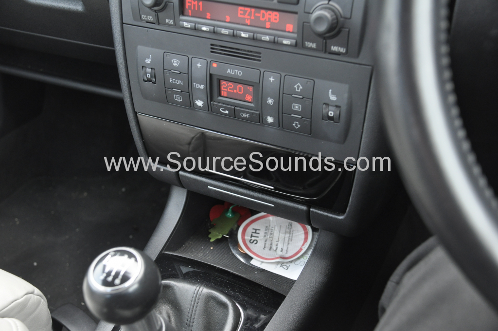 Audi S3 2003 DAB aerial upgrade 007