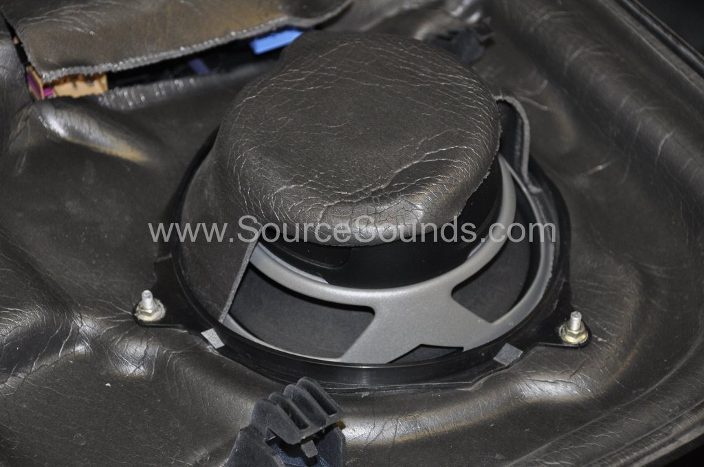 Audi TT 2001 audio upgrade 009