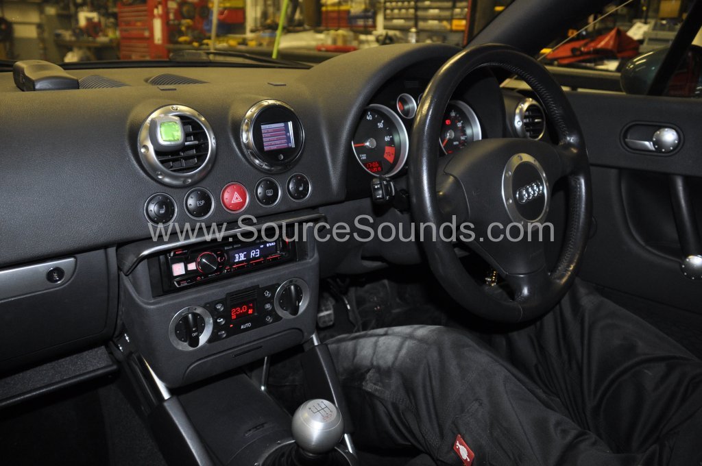 Audi TT 2001 stereo upgrade 003