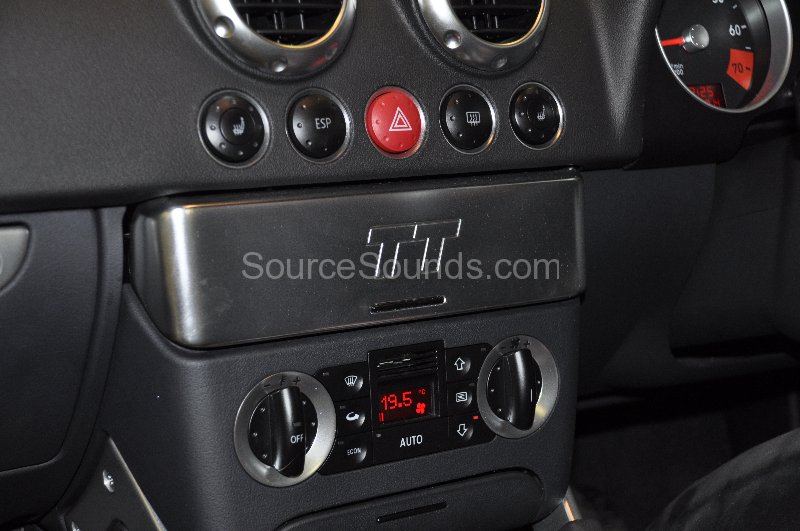 audi-tt-2005-stereo-upgrade-003
