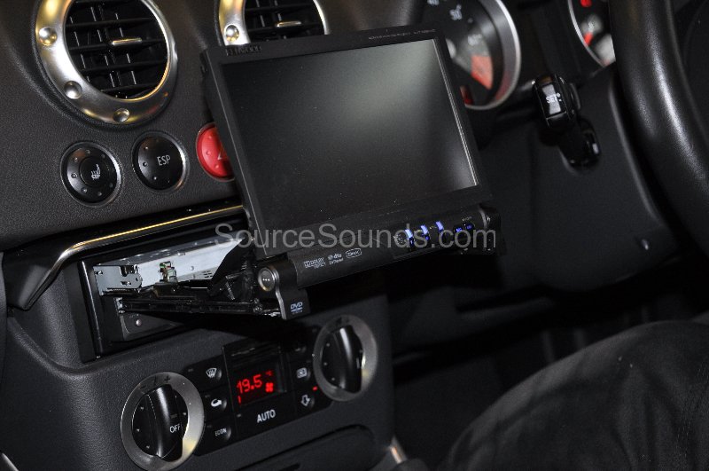 audi-tt-2005-stereo-upgrade-007