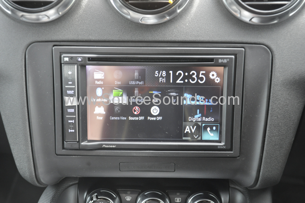 Audi TT 2009 DAB upgrade 005
