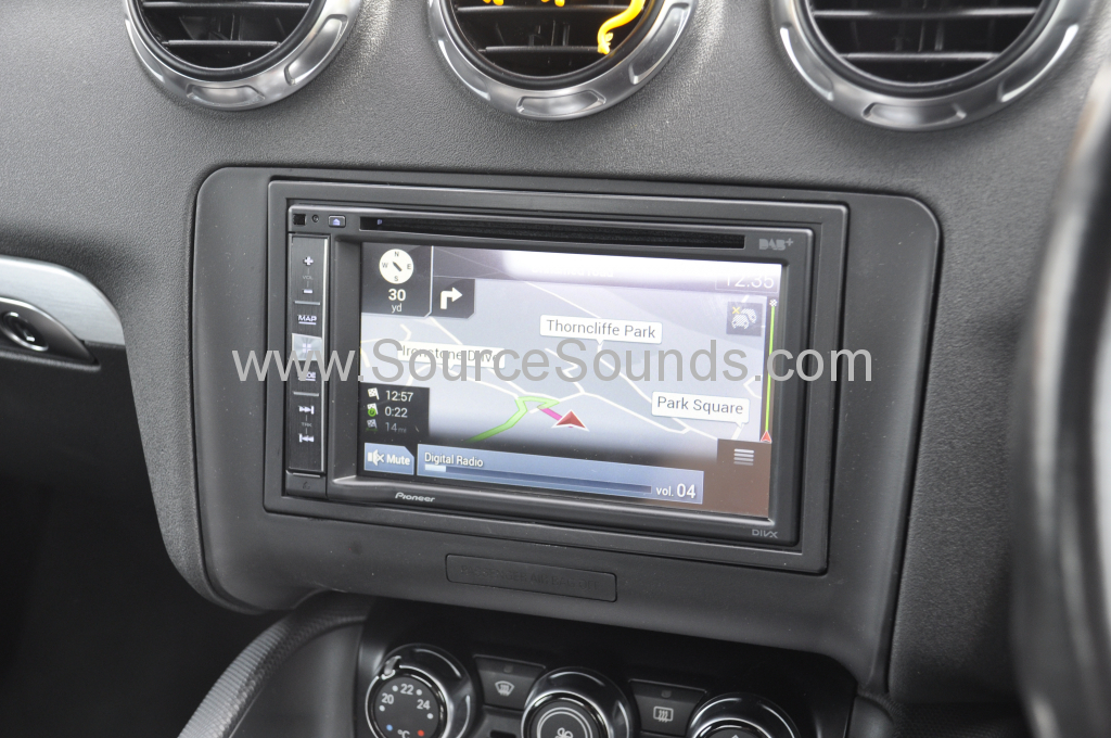 Audi TT 2009 DAB upgrade 007