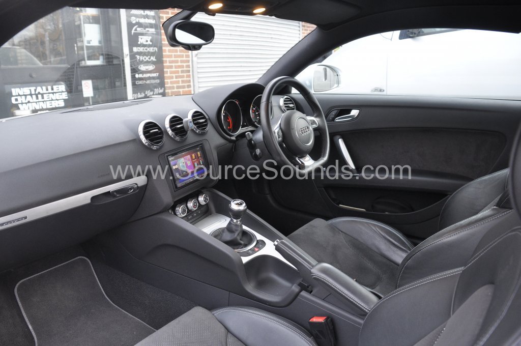Audi TT 2010 DAB upgrade 003.JPG