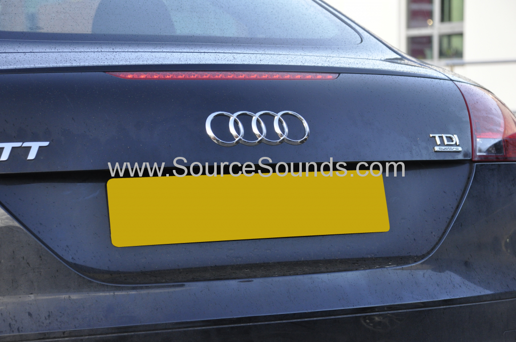 Audi TT 2011 reverse camera upgrade 006