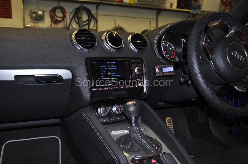 audi-tt-rs-2012-reverse-camera-upgrade-002