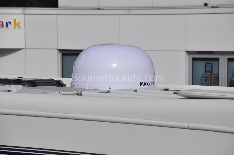 autotrail-motorhome-2007-solar-panel-and-satellite-dish-007