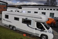 autotrail-motorhome-2007-solar-panel-and-satellite-dish-003