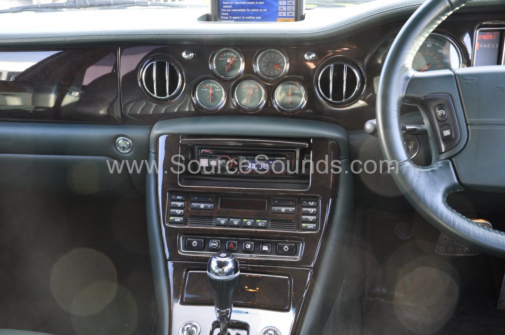 Bentley Arnage 2001 stereo upgrade 006.JPG