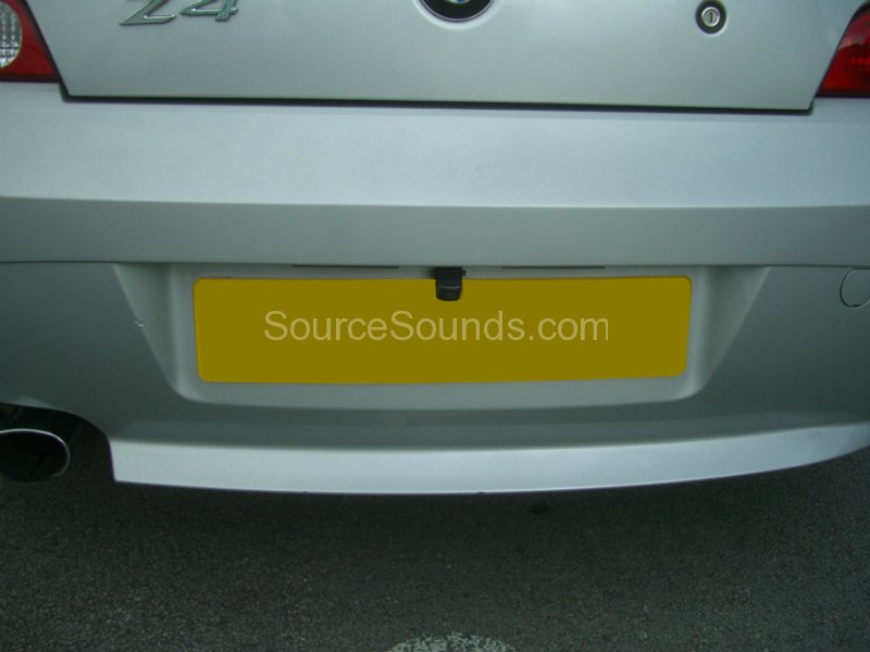 bmw-z4-rear-camera-004 bmw-z4-rear-camera-004