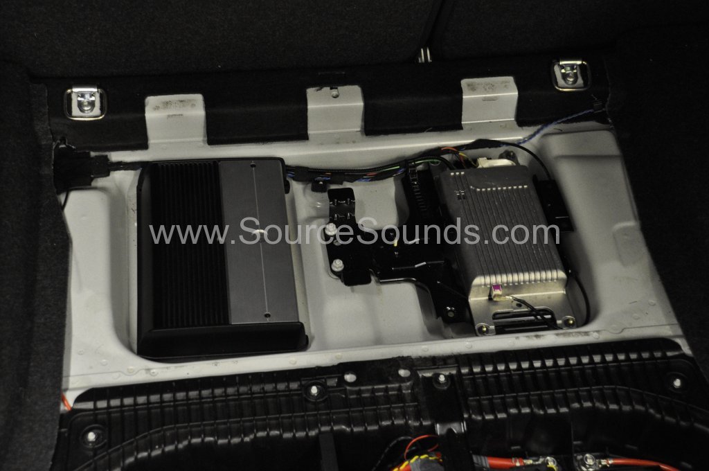 BMW 1 Series 2010 audio upgrade 007