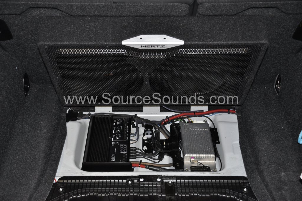BMW 1 Series 2010 audio upgrade 008