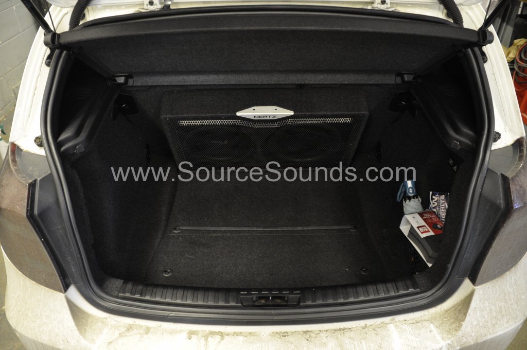 BMW 1 Series 2010 audio upgrade 009