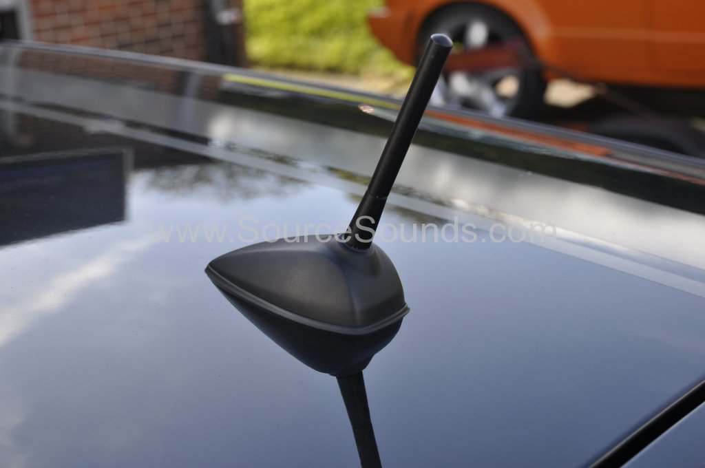 BMW 1 Series 2011 DAB upgrade 011