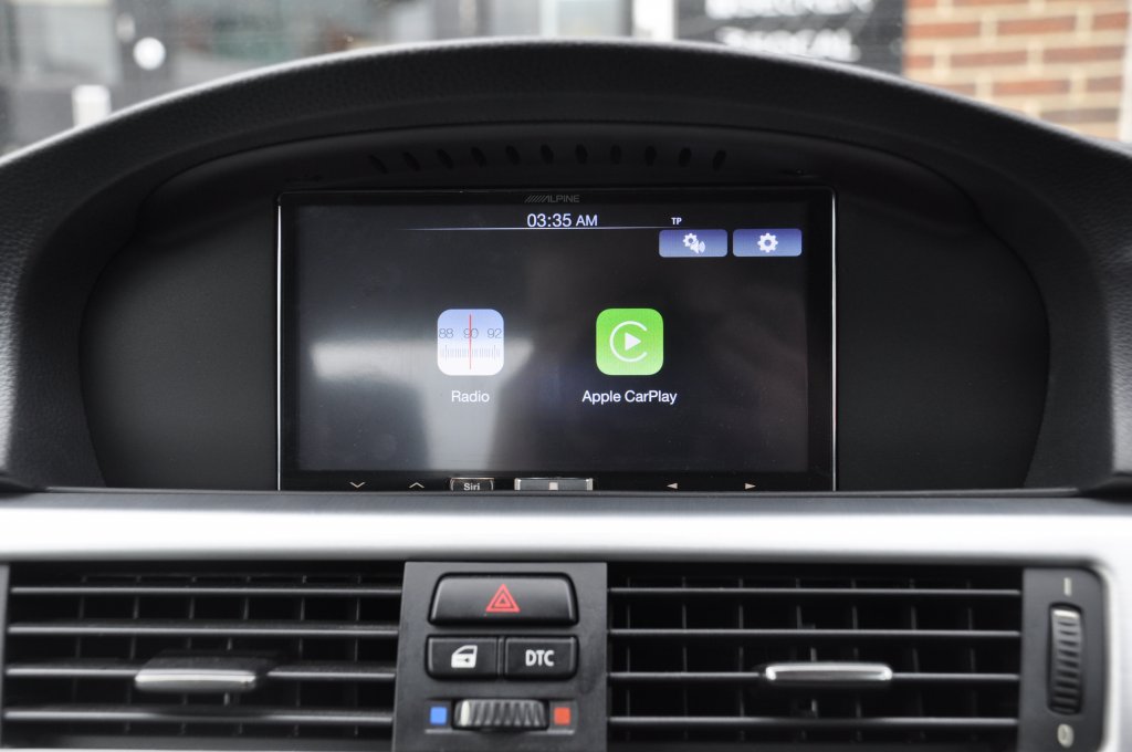 BMW 3 Series 2010 custom dashboard Alpine 004.JPG