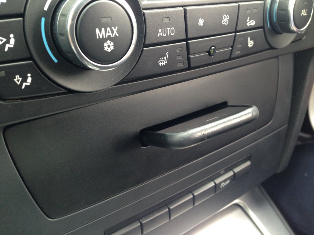 BMW 3 Series 2010 custom dashboard Alpine 014.JPG