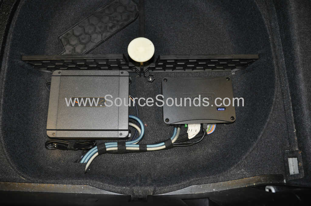 BMW 5 Series 2005 audio upgrade 004