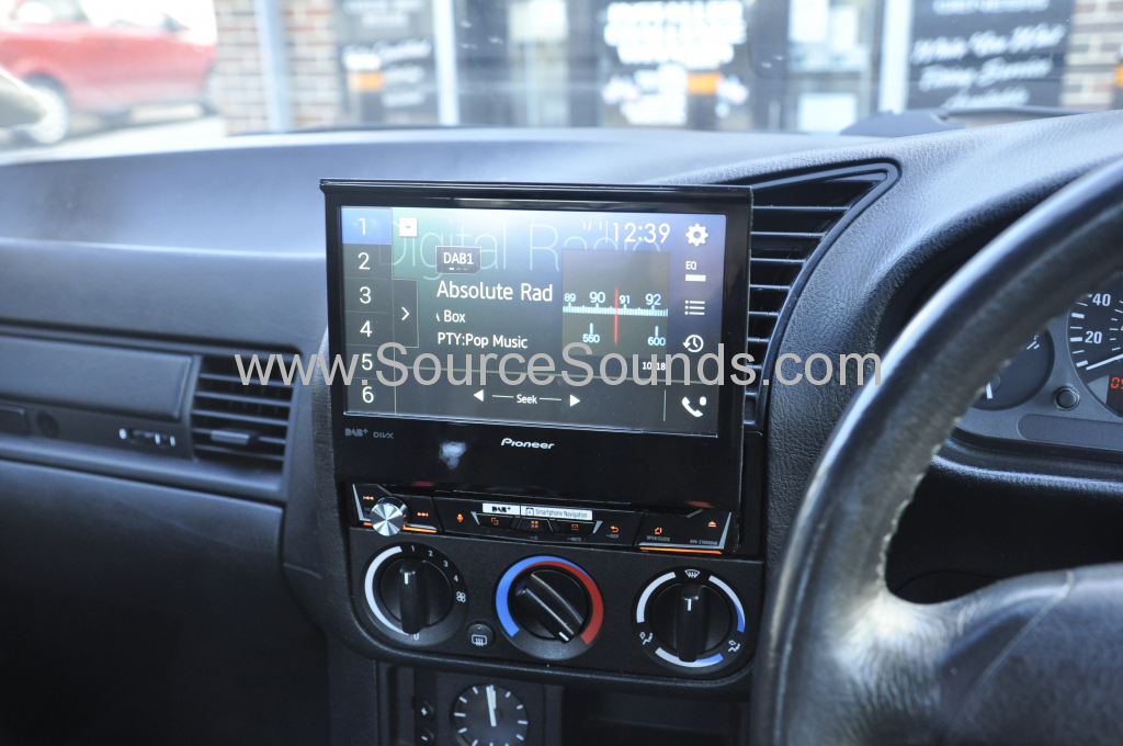 BMW E36 1995 pioneer avh z7000dab 004