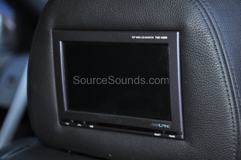 bmw-m5-2006-headrest-screen-upgrade-005