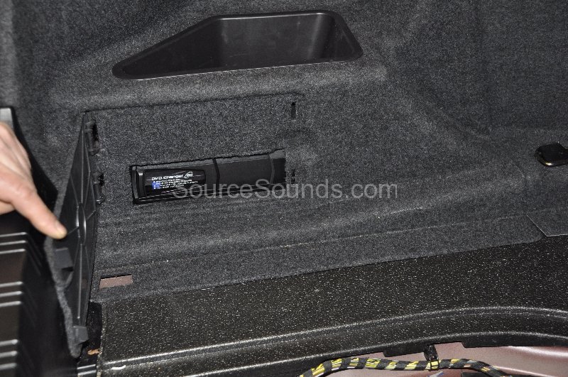 bmw-m5-2006-headrest-screen-upgrade-013 bmw-m5-2006-headrest-screen-upgrade-013