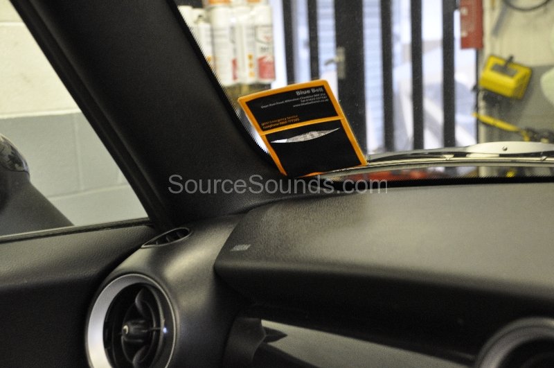 bmw-mini-cooper-s-cabriolet-2009-audio-upgrade-005