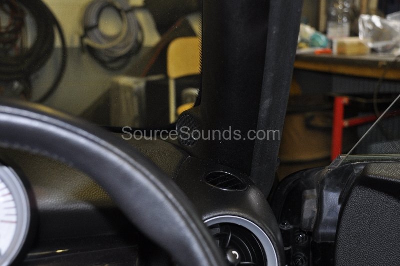 bmw-mini-cooper-s-cabriolet-2009-audio-upgrade-014