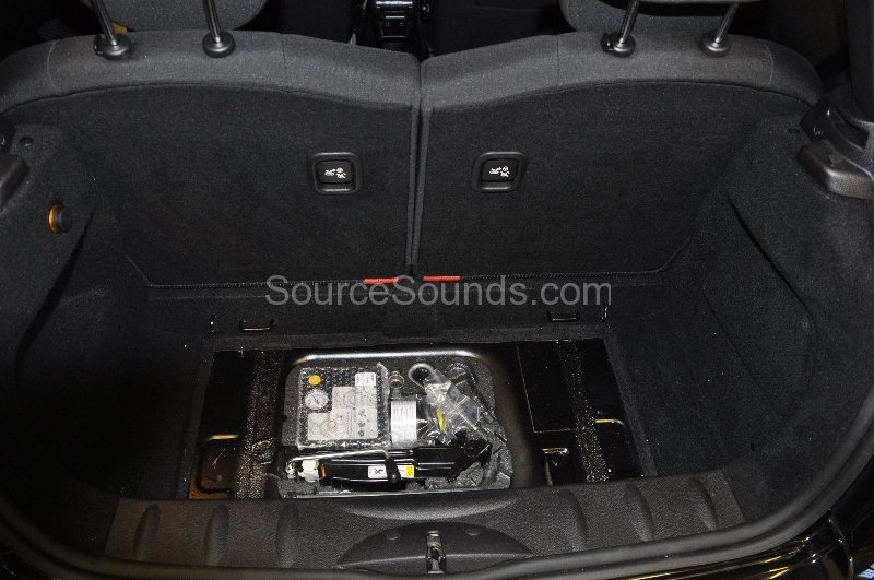 bmw-mini-cooper-2010-audio-upgrade-005