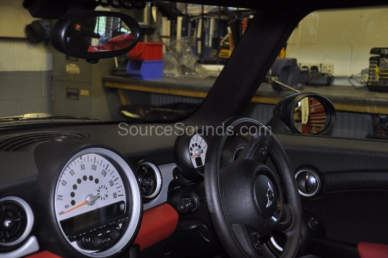 bmw-mini-cooper-2010-audio-upgrade-006