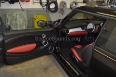 bmw-mini-cooper-2010-audio-upgrade-001