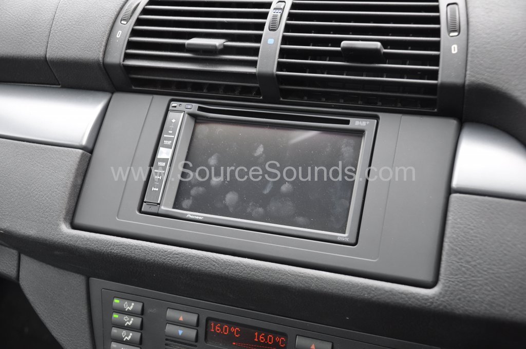 BMW x5 2005 navigation upgrade 005