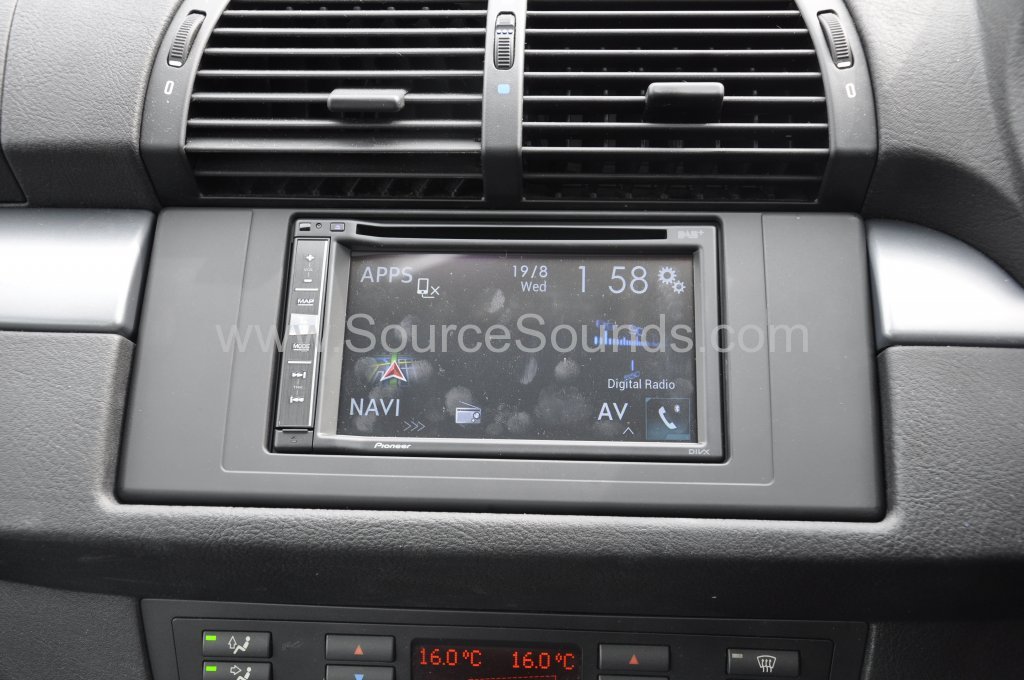 BMW x5 2005 navigation upgrade 008
