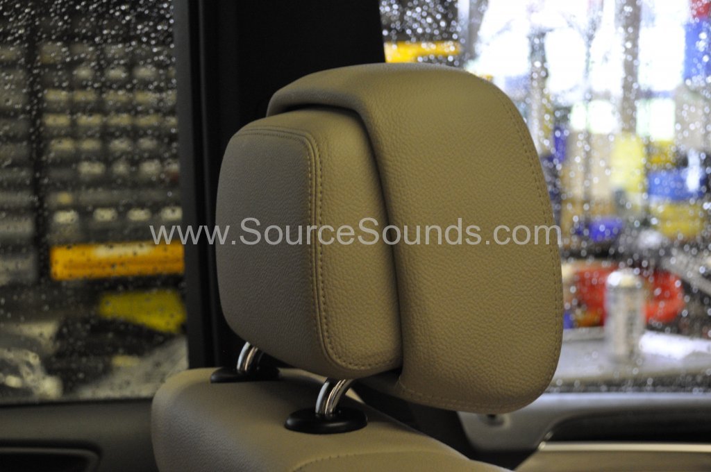 BMW X5 2010 rosen headrest upgrade 004