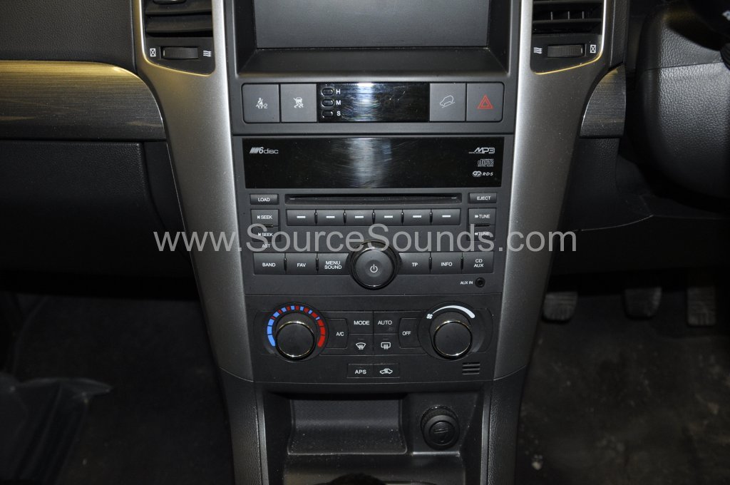 Chevrolet Captiva 2010 reverse camera upgrade 003