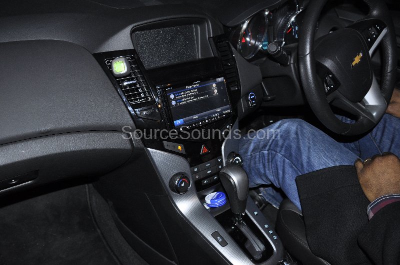 chevrolet-cruze-2013-reverse-camera-upgrade-002