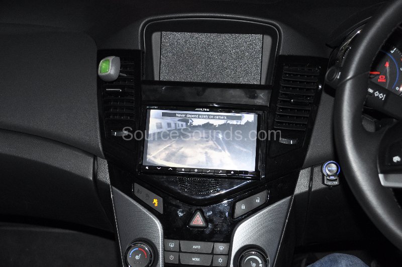 chevrolet-cruze-2013-reverse-camera-upgrade-004