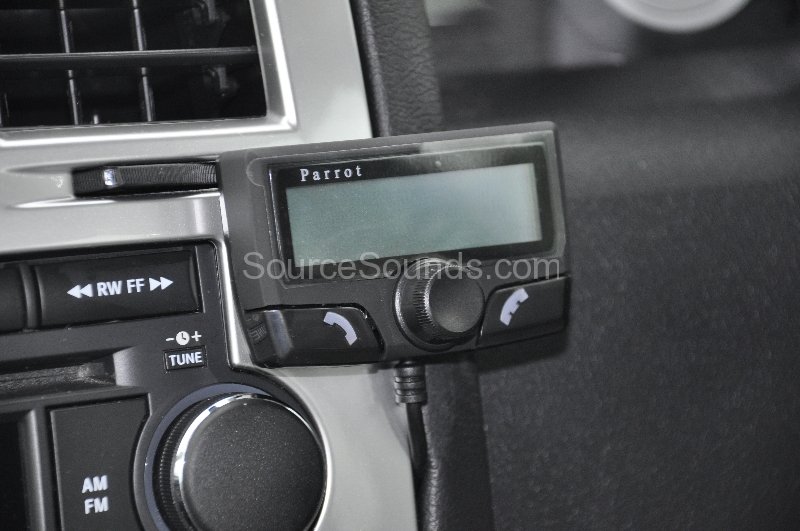 chrylser-300c-2007-bluetooth-upgrade-005