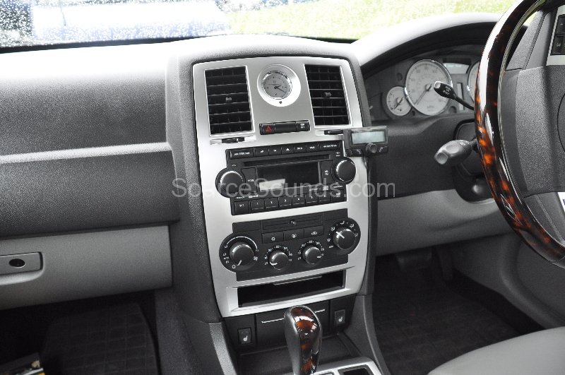 chrysler-300c-2007-bluetooth-upgrade-003