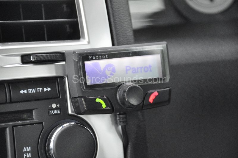 chrysler-300c-2007-bluetooth-upgrade-006