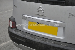 Citroen C3 Picasso 2015 reverse camera install 003