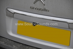 Citroen C3 Picasso 2015 reverse camera install 004