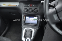 Citroen C3 Picasso 2015 reverse camera install 007