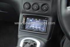 Citroen C3 Picasso 2015 reverse camera install 009