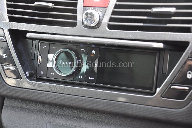 citroen-c4-picasso-2008-stereo-upgrade-002