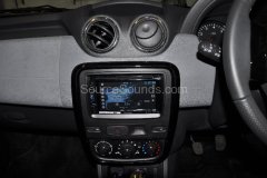 dacia-duster-2013-dab-upgrade-003