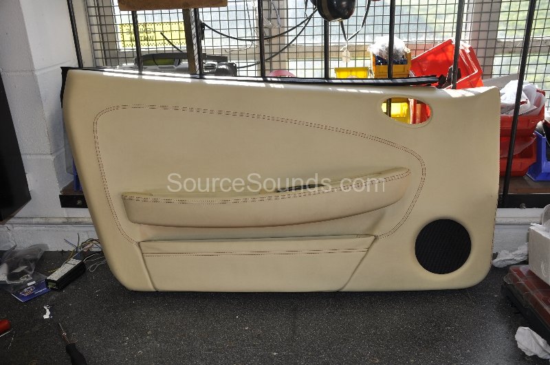 ferrari-f430-2005-speaker-upgrade-002