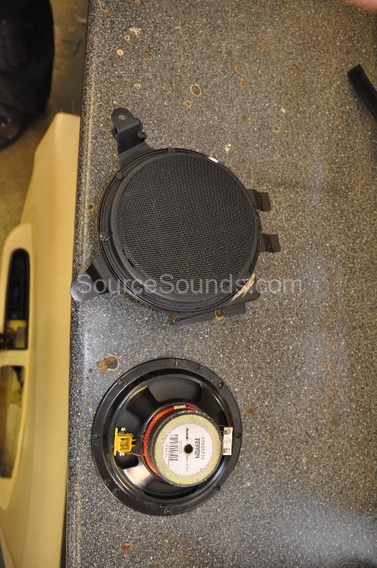 ferrari-f430-2005-speaker-upgrade-005