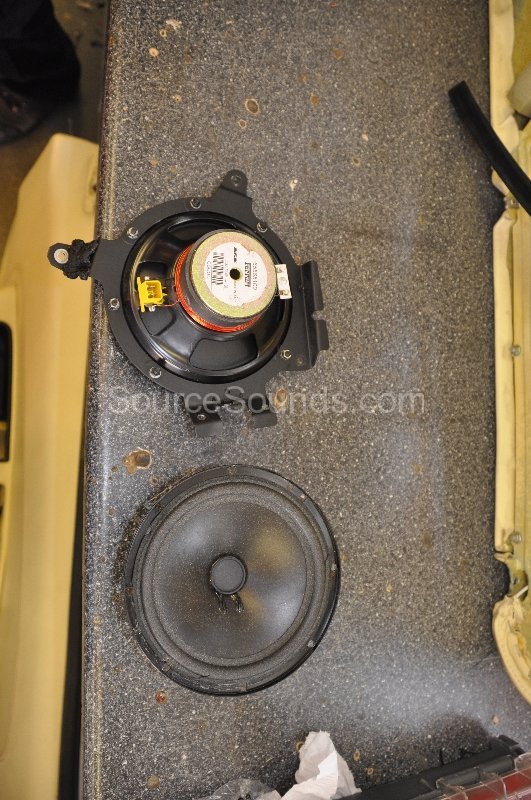 ferrari-f430-2005-speaker-upgrade-006